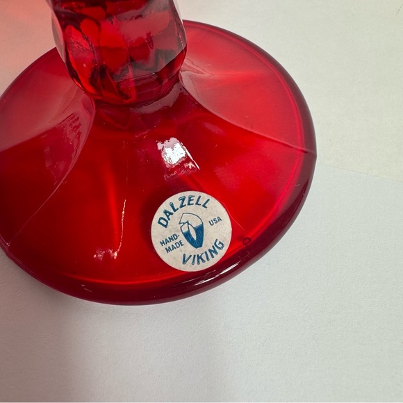 Vintage Dalzell Viking glass goblet. This piece is very sturdy ruby red glass. - Picture 5 of 8